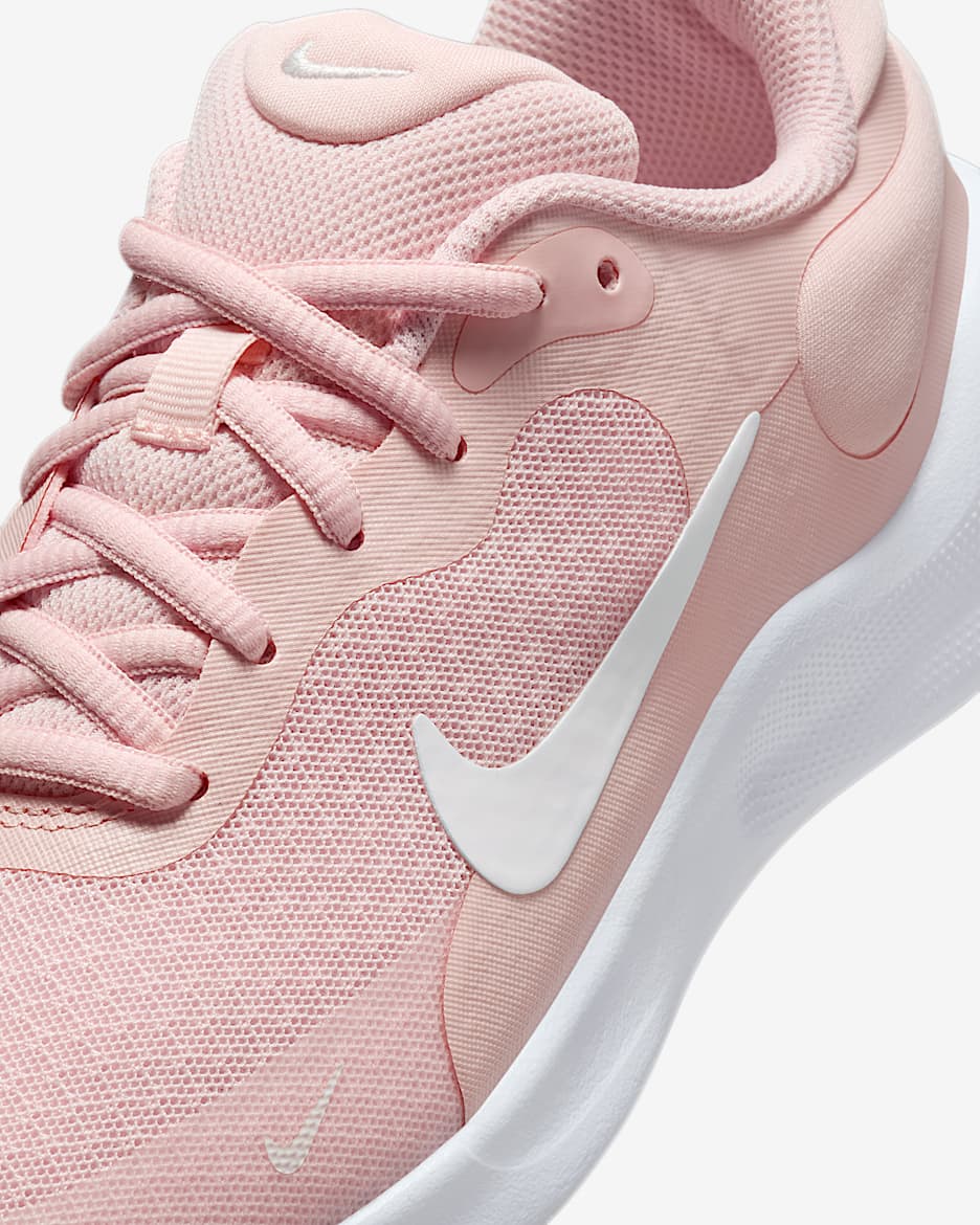 Nike Revolution 7 Older Kids Running Shoes. Nike LU